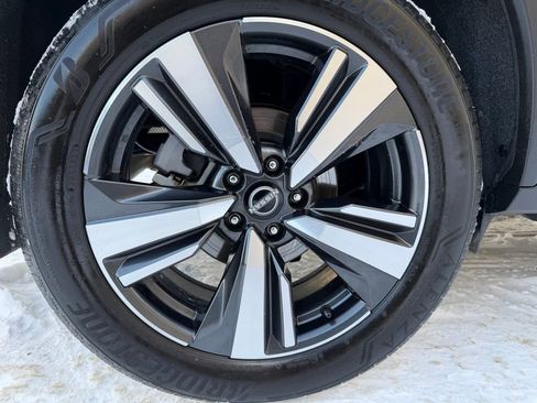 Used 2023 Nissan Rogue SL w/ SL Premium Package image 31