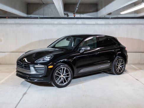 Certified 2025 Porsche Macan Turbo AWD/4WD image 1