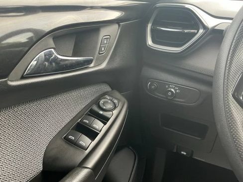 Used 2024 Chevrolet TrailBlazer LT w/ Driver Confidence Package FWD image 24