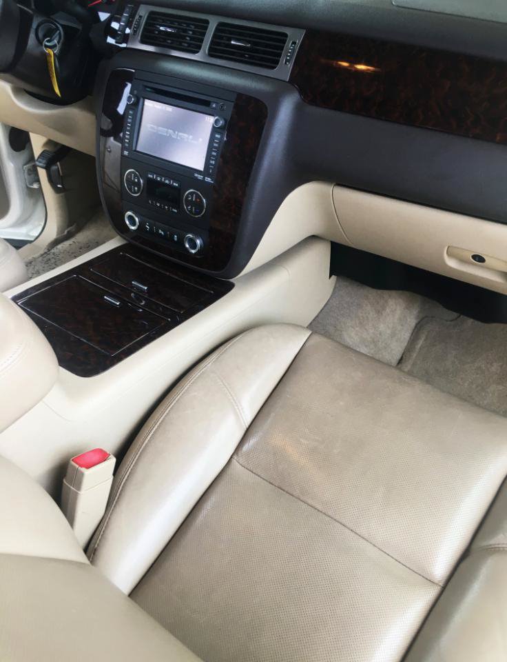 Used 2012 GMC Yukon XL Denali RWD image 22