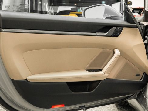 Used 2025 Porsche 911 Carrera image 34