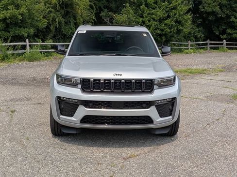 New 2026 Jeep Grand Cherokee Limited AWD/4WD image 8