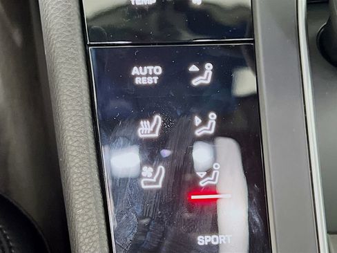 Certified 2026 Porsche Macan AWD/4WD image 23