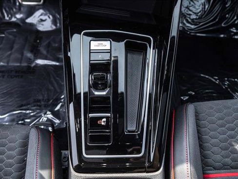 Used 2025 Volkswagen GTI SE FWD image 20