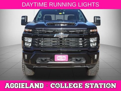 Used 2024 Chevrolet Silverado 2500 LT w/ Texas Edition image 9