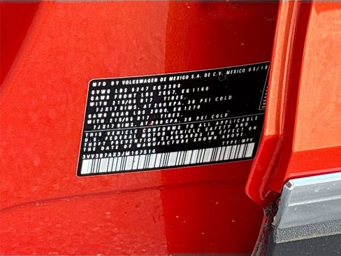 Used 2018 Volkswagen Tiguan SE image 33