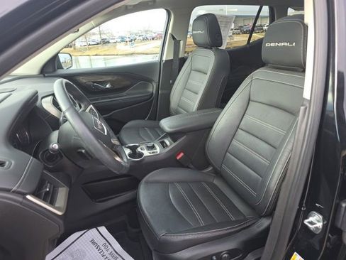 Used 2024 GMC Terrain Denali w/ Black Diamond Edition image 9