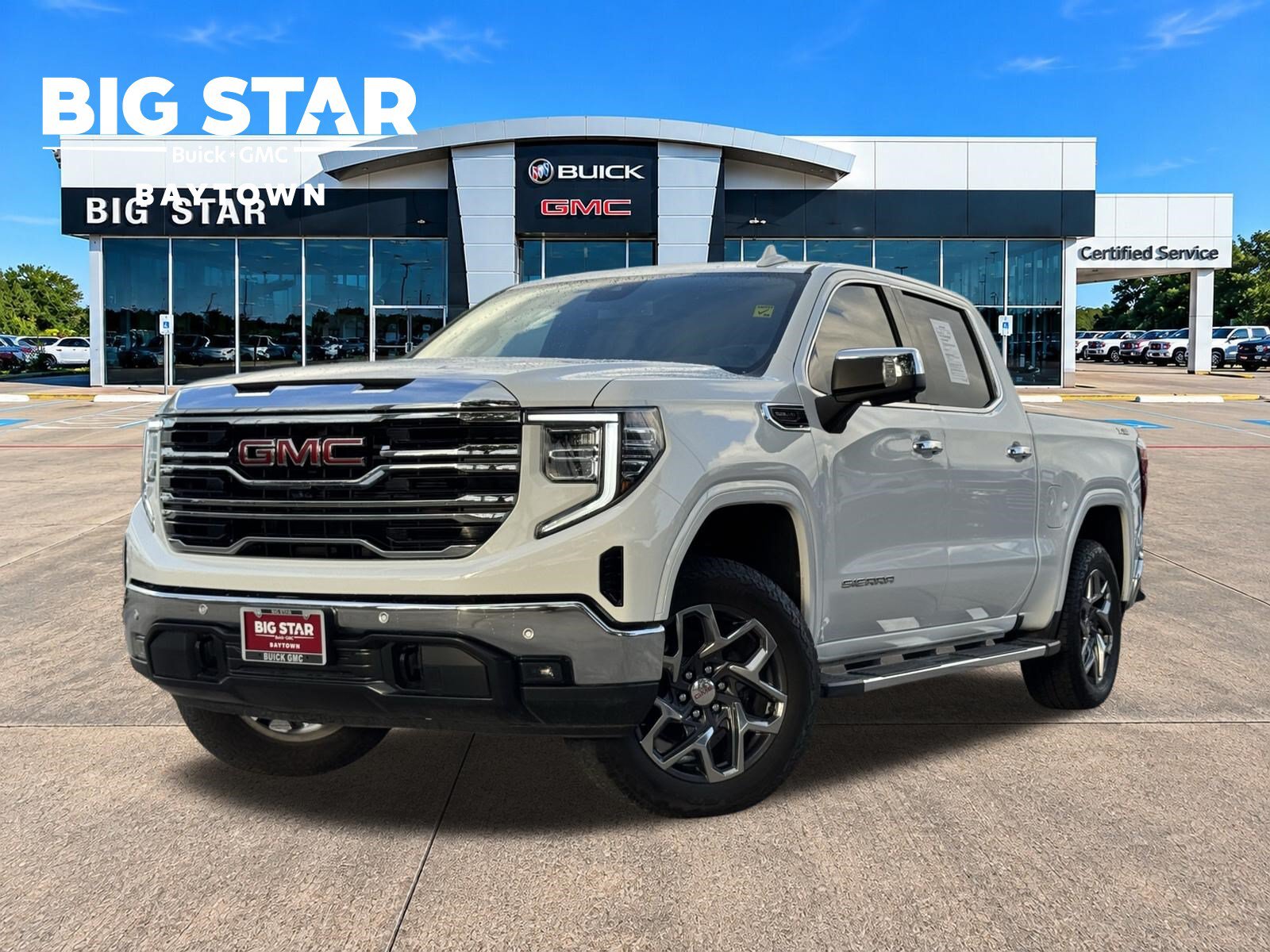 Used 2025 GMC Sierra 1500 SLT w/ SLT Premium Plus Package AWD/4WD image 1
