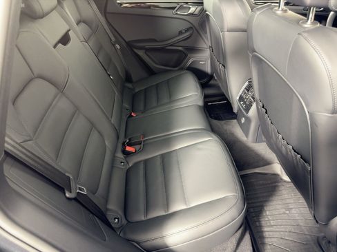 Certified 2026 Porsche Macan AWD/4WD image 30