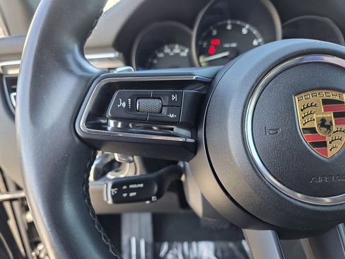 Used 2022 Porsche Macan image 28