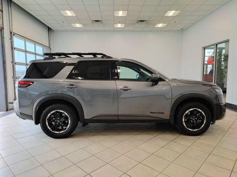 Used 2024 Nissan Pathfinder Rock Creek AWD/4WD image 2