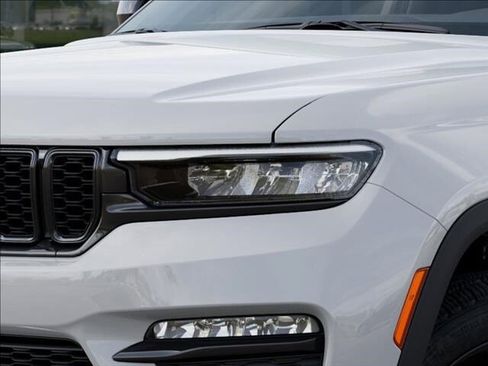 New 2025 Jeep Grand Cherokee Limited w/ Black Appearance Package image 10