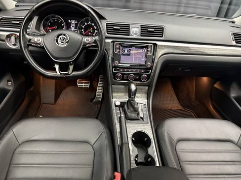 Used 2016 Volkswagen Passat 1.8T FWD image 28