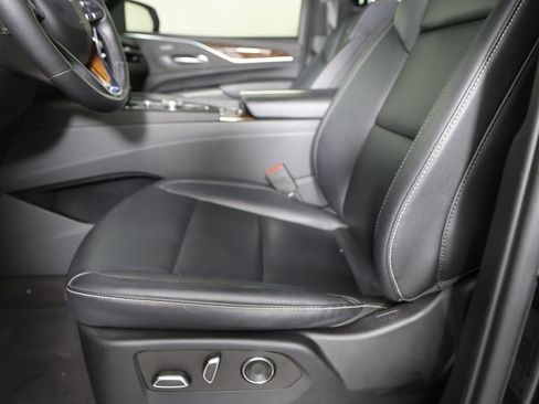 Used 2023 Cadillac Escalade Luxury image 11