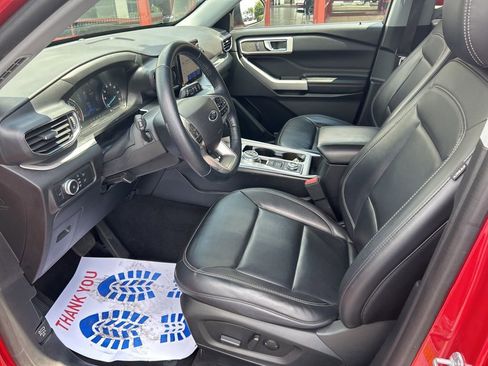 Used 2022 Ford Explorer XLT w/ Equipment Group 202A image 20