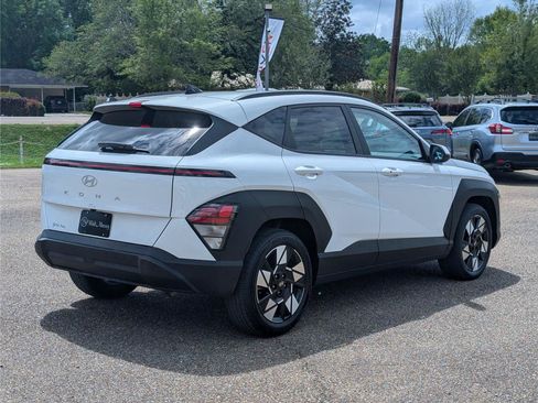 Used 2025 Hyundai Kona SEL FWD image 5