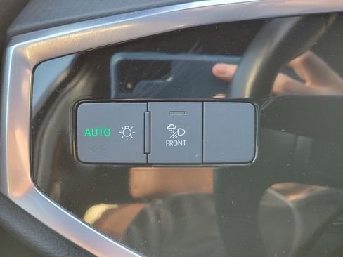 Used 2024 Audi Q3 2.0T Premium image 29