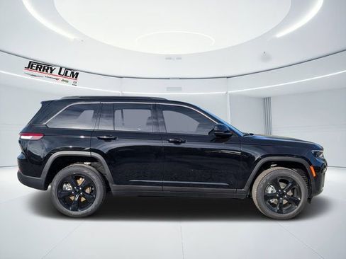 New 2026 Jeep Grand Cherokee Limited w/ Limited Altitude Package image 2