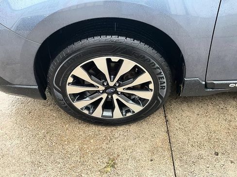 Used 2017 Subaru Outback 2.5i Limited AWD/4WD image 11