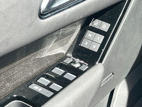 New 2026 Land Rover Range Rover Velar Dynamic SE image 17