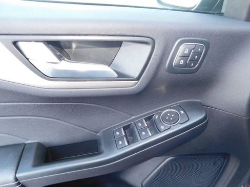 Used 2022 Ford Escape SEL w/ Technology Package image 12