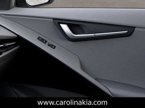 New 2026 Kia Niro EX image 25