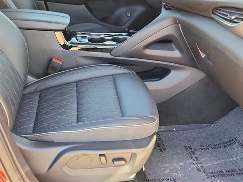 Used 2023 Buick Envision Avenir image 12