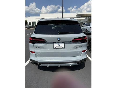 Used 2026 BMW X5 xDrive40i w/ M Sport Package AWD/4WD image 3