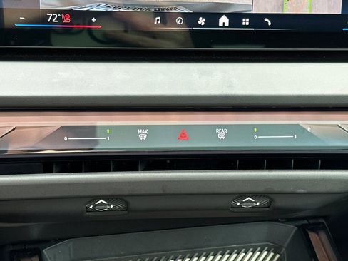 Used 2025 BMW X3 xDrive30i w/ Premium Package image 27