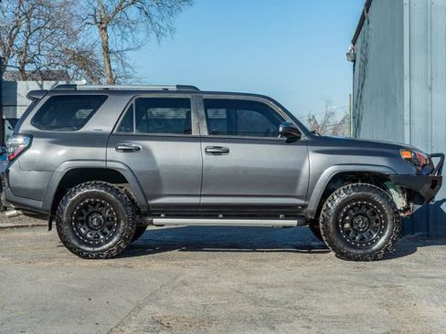 Used 2019 Toyota 4Runner 4WD image 7