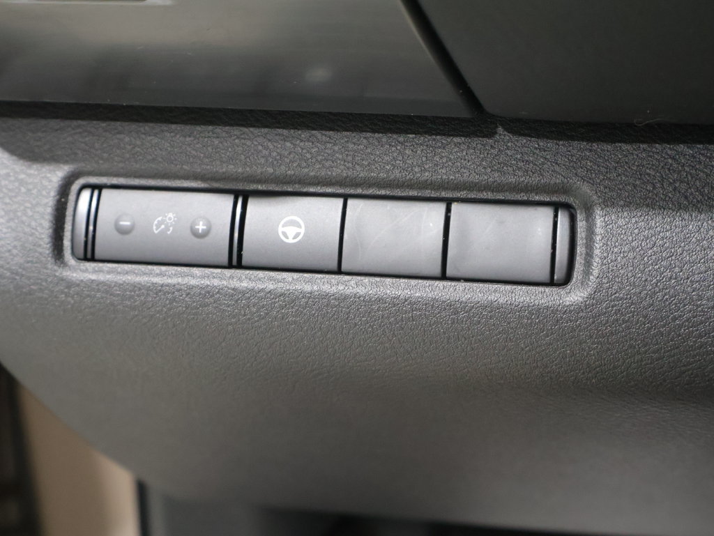 Used 2024 Nissan Pathfinder Rock Creek AWD/4WD image 32