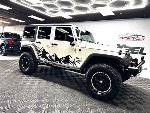 Used 2017 Jeep Wrangler Unlimited Sport w/ Quick Order Package 24S AWD/4WD image 2
