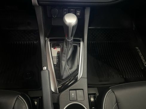 Used 2018 Toyota Corolla XLE FWD image 68