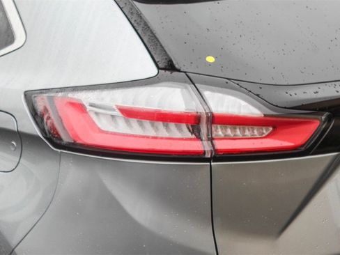 Used 2023 Ford Edge SEL image 7