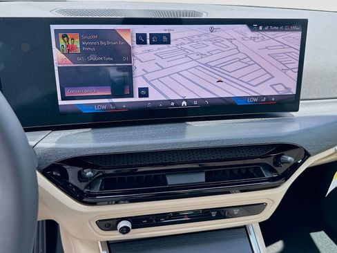 New 2025 BMW 330i Sedan image 10