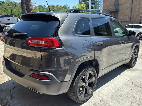 Used 2017 Jeep Cherokee Sport w/ Cold Weather Group FWD image 5