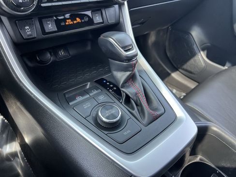 Used 2023 Toyota RAV4 SE w/ Weather & Moonroof Package image 29