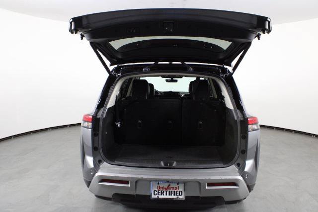 Certified 2023 Nissan Pathfinder SL w/ Black Appearance Package FWD image 17