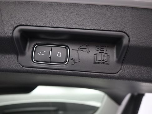Used 2025 Ford Explorer Active RWD image 23
