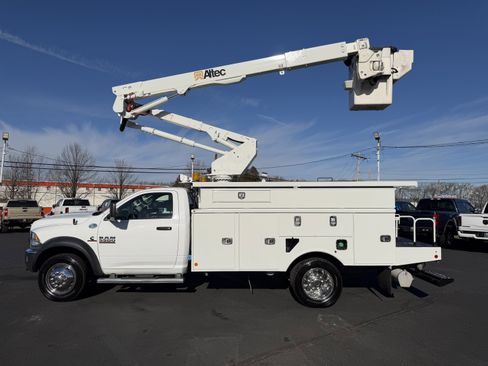 Used 2018 RAM 5500 Tradesman w/ Power & Remote Entry Group image 9