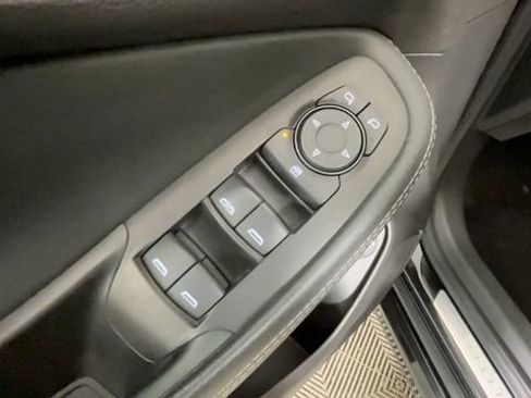 Used 2022 Buick Encore GX Select w/ Sport Touring Package FWD image 20
