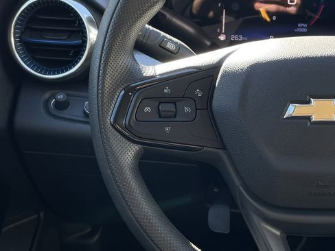 Certified 2025 Chevrolet Trax LT image 13