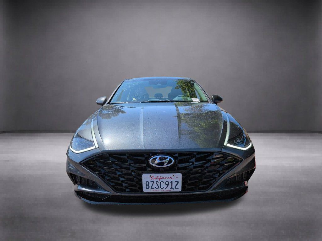 Used 2022 Hyundai Sonata Limited w/ Cargo Package FWD image 3
