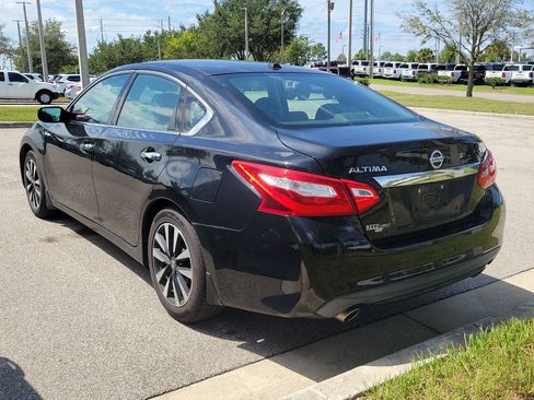 Used 2017 Nissan Altima 2.5 SV FWD image 4