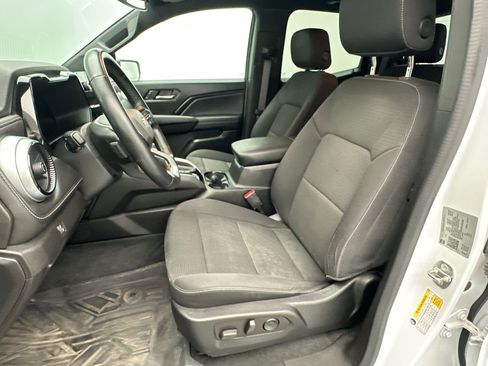 Certified 2023 Chevrolet Colorado LT w/ LT Convenience Package II AWD/4WD image 5