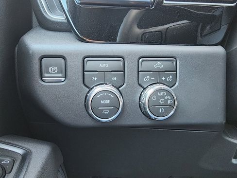 New 2026 GMC Sierra 1500 Elevation image 19