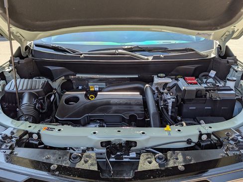 Used 2026 Chevrolet Equinox ACTIV w/ Convenience Package III image 32