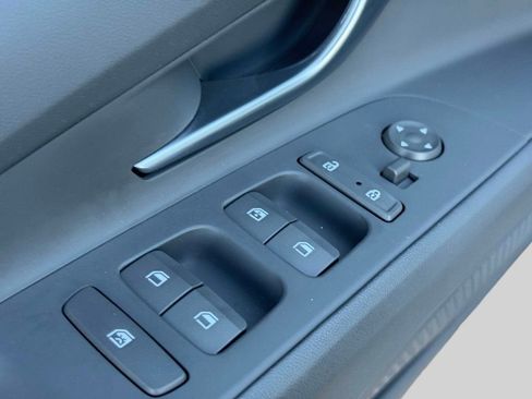 Used 2023 Hyundai Elantra SEL image 16