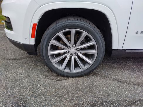 Used 2022 Jeep Grand Wagoneer Series II w/ Convenience Group III image 6