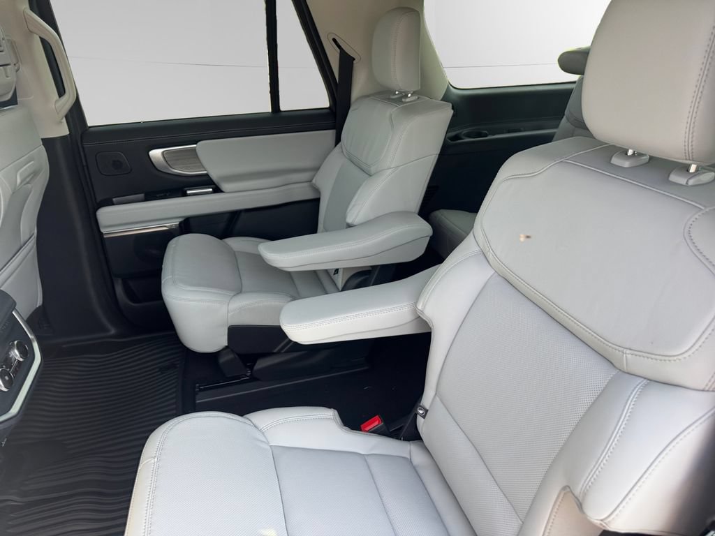 New 2027 Ford Expedition Max Platinum AWD/4WD image 13